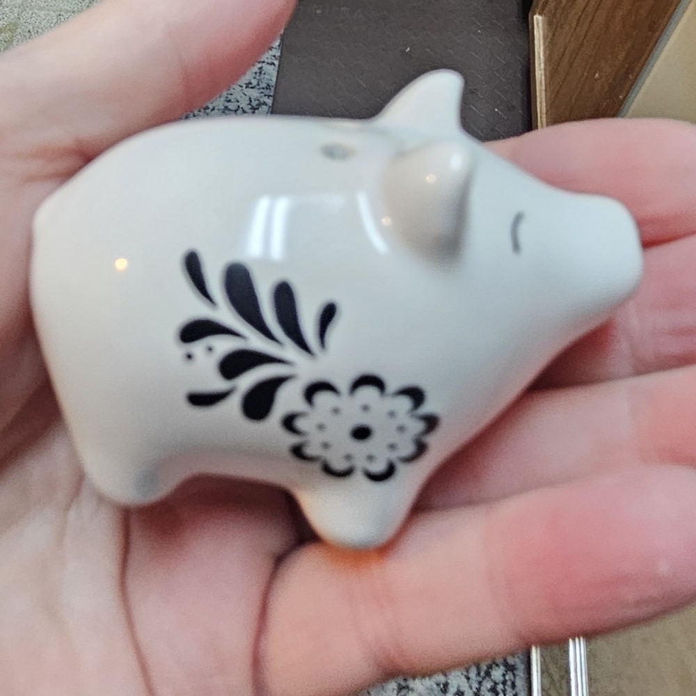 Adorable Vintage Ceramic White Pig Salt Shaker Only